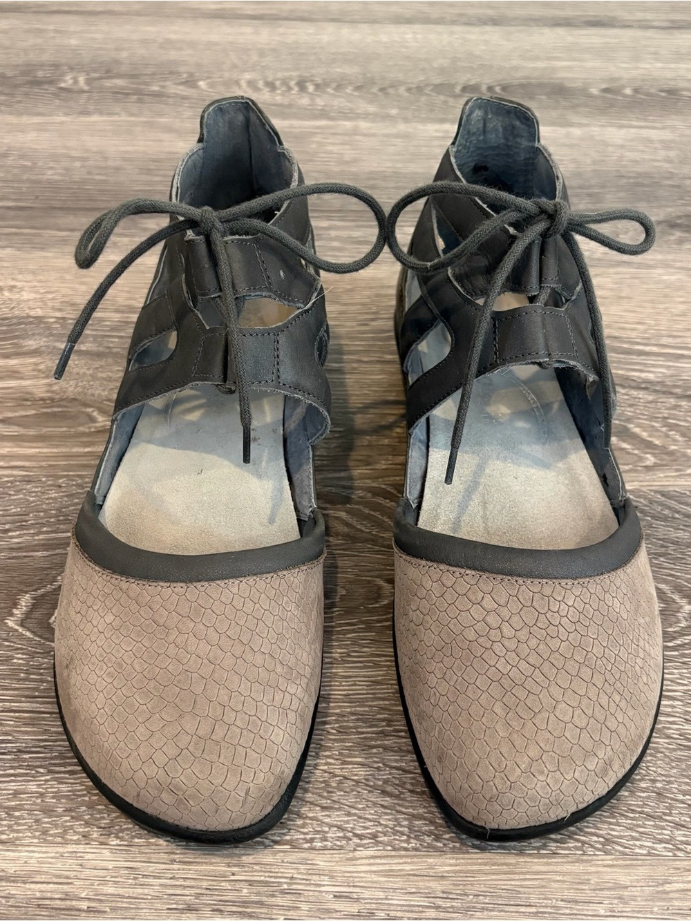 Naot Kata Lace-Up Comfort Shoes Beige Lizard/Black Size 8 EU 39